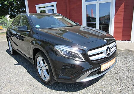 Mercedes-Benz GLA 220 CDI 4Matic/Klima/Navi/BI-Xenon/Kamera..