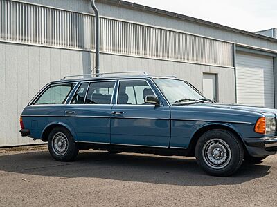 Mercedes-Benz 230 TE (W123) aus dem Jahr 1983 in Labradorblau
