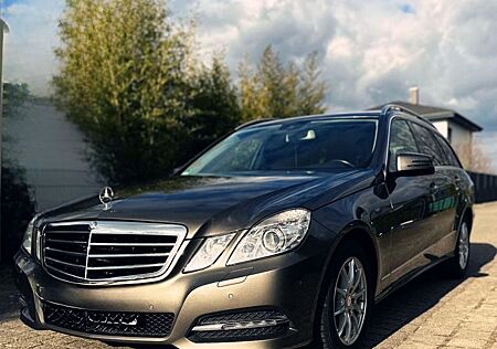 Mercedes-Benz E 220 CDI T BlueEFFICIENCY AVANTGARDE AVANTGARDE