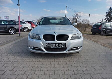BMW 325i 325 Baureihe 3 Lim. xDrive