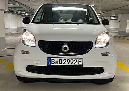 Smart ForTwo coupé 60kW EQ mit 22kw Bordlader