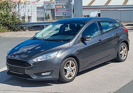 Ford Focus 1,0 EcoBoost Limousine Navi ZAHNRIEMEN NEU