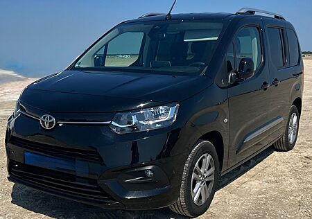 Toyota Pro Ace Proace City 1,2-l-Turbo 81kW L1 Team Deutsch...