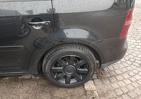 VW Touran Volkswagen 1.6 FSI Highline Highline