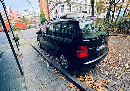 VW Touran Volkswagen 2.0 TDI 125 kW DSG DPF Highline Highline