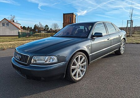 Audi A8 W12 6.0 tiptronic quattro *SCHECKHEFT *