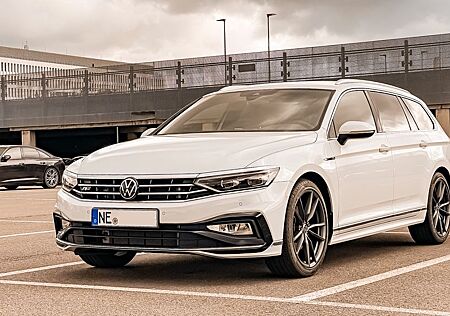 VW Passat Variant Volkswagen Elegance R-Line 2,0 l TDI DSG
