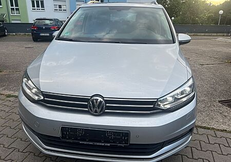 VW Touran Volkswagen 2.0 TDI 7 setze SCR 140kW DSG Highline
