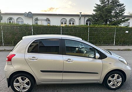 Toyota Yaris Edition,1.4,Scheckheft, 1 Hand,PDC,6 Gang