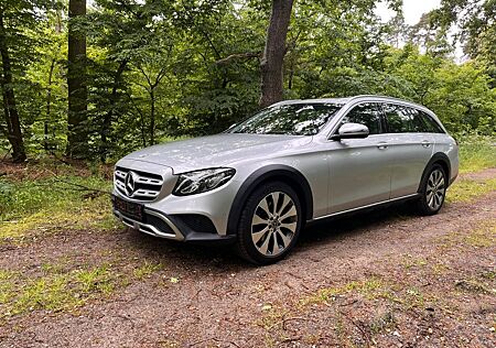 Mercedes-Benz E 220 d 4MATIC T All-Terrain/Comand/AHK/LED