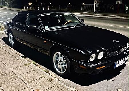 Jaguar XJ8 3.2 - Executive