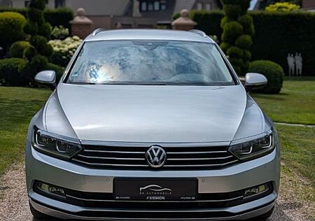 VW Passat Variant Volkswagen Passat DSG Standheizung Massagesitze Navi