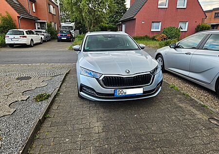 Skoda Octavia 1.4 TSI iV FIRST EDITION NEUER SERV. HUD