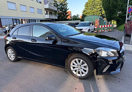 Mercedes-Benz A 200 CDI*NAVi*PDC*1.HAND*SHZ
