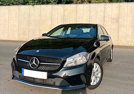 Mercedes-Benz A 180 d - 8-Fach Bereift - Top Zustand