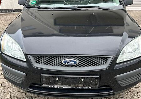 Ford Focus Kombi 1.8 TÜV 08/25