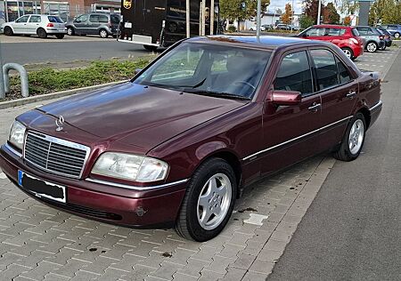 Mercedes-Benz C 180 ELEGANCE Motorlager u. Kopfdichtung Neu