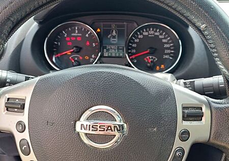 Nissan Qashqai 2.0 dCi DPF ALL-MODE 4x4 360 Automat...