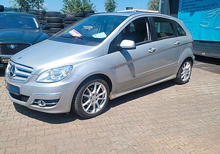 Mercedes-Benz B 180 /PANO.SCHBEDACH/TÜV UND SERVIS NEU/AUTOMAT