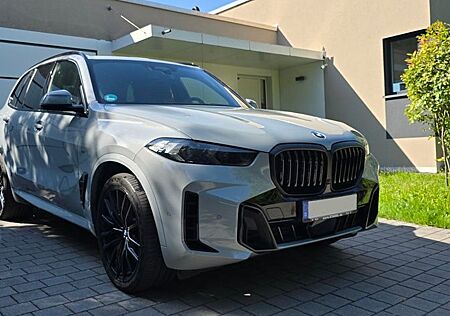 BMW X5 xDrive30d M Paket Pro Glasdach Head UP AHK