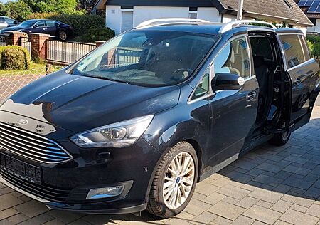 Ford Grand C-Max 2,0TDCi 125kW PowerShift Titaniu...