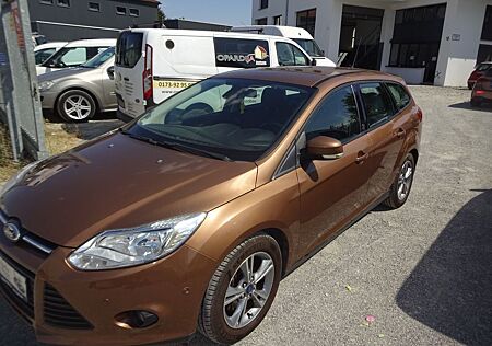Ford Focus Turnier UEFA*Champions Edition*1.Hd*PDC**