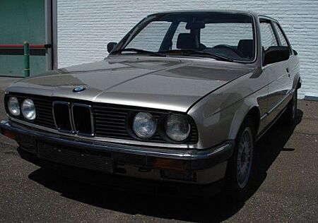 BMW 323I