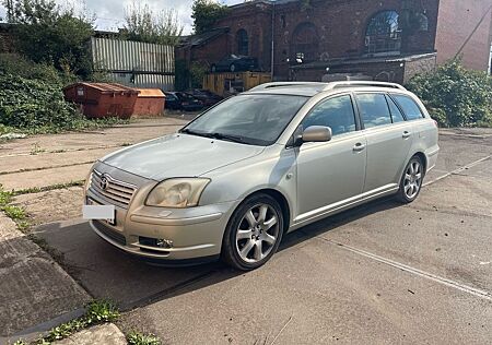 Toyota Avensis Combi Executive 2.0-l-VVT-i Executive