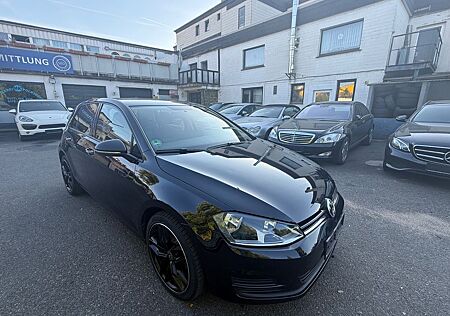 VW Golf Volkswagen VII Lim., Automatik, Navi, Trendline BMT