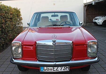 Mercedes-Benz 200 / -8