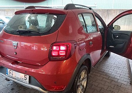 Dacia Sandero TCe 90 S/S Easy-R Stepway Celebratio...