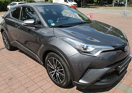 Toyota C-HR Hybrid 1.8 Team