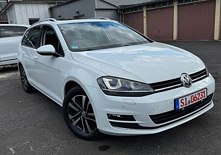 VW Golf Volkswagen VII 1.6 TDI ALLSTAR XENON PANO AHK STANDHZ.