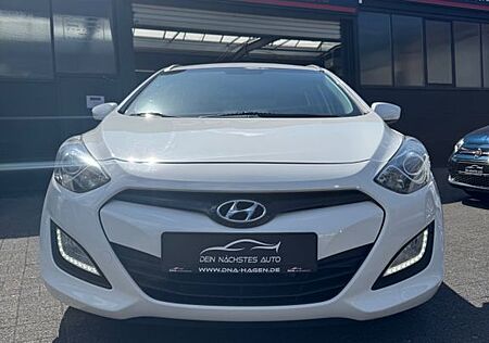 Hyundai i30 Kombi Automatik, Allwetterreifen, PDC