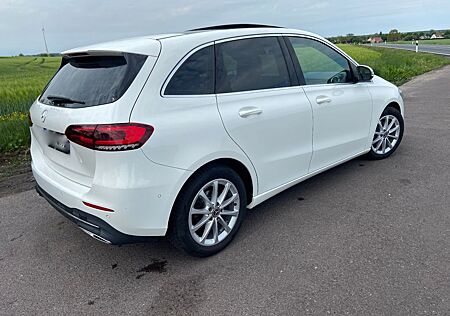Mercedes-Benz B 200 d ALU AHK 8G Dach LED Bremsen-Reifen neu