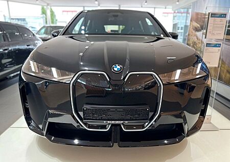 BMW iX xDrive60