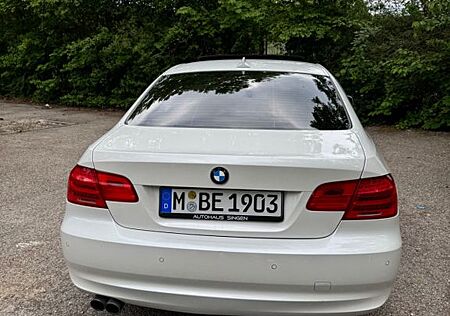 BMW 325i xDrive Coupé | Leder | Schiebedach | Navi