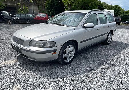 Volvo V70 2.4 - TÜV Neu - Service Neu