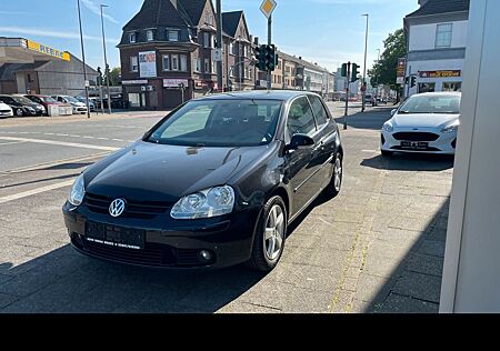 VW Golf Volkswagen V Lim. United