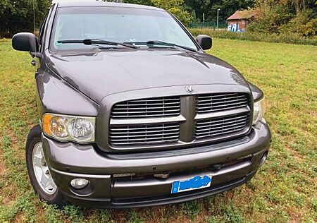 Dodge RAM 1500 Hemi 4x4 Quadcab