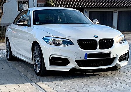 BMW 240 M240i alpinweiss