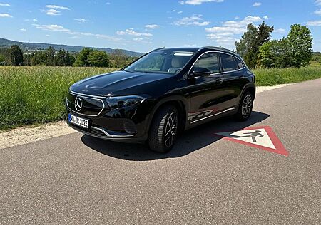 Mercedes-Benz EQA 250 - AMG 19"- LED - NAVI