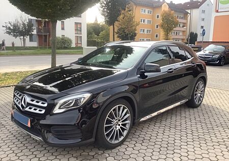 Mercedes-Benz GLA 250 4Matic AMG+PANO+NAVI