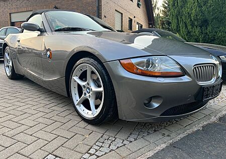 BMW Z4 3.0i,Klimaautom.Xenon,Leder,PDC,Regens.Alarm.