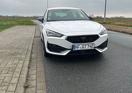 Cupra Leon 1.4 e-HYBRID 150kW DSG -