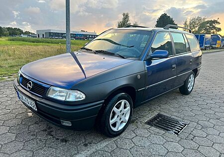 Opel Astra 1.6 - TÜV bis 5.26 / AHK /Allwetterreifen