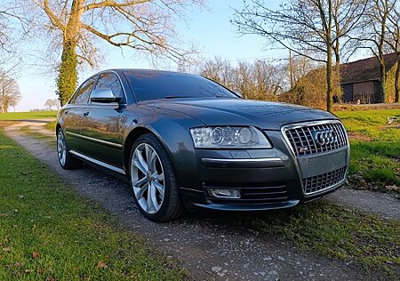 Audi S8 5.2 tiptronic quattro -