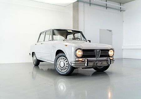 Alfa Romeo Giulia 1300 Super