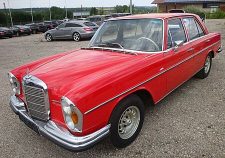 Mercedes-Benz 280 SE/9 3.5 W108