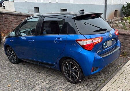 Toyota Yaris 1,5-l-VVT-i Hybrid CVT Style Seleciton...